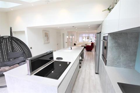 30 Epping Close, Romford, RM7 8BH