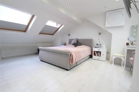 30 Epping Close, Romford, RM7 8BH