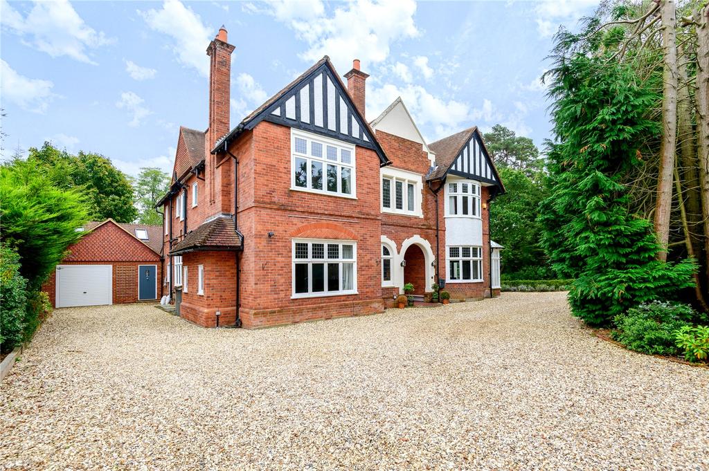 Rushmoor Close, Fleet, GU52 5 bed detached house £1,850,000
