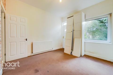 86 London Road, Stone, Dartford, DA2 6AX