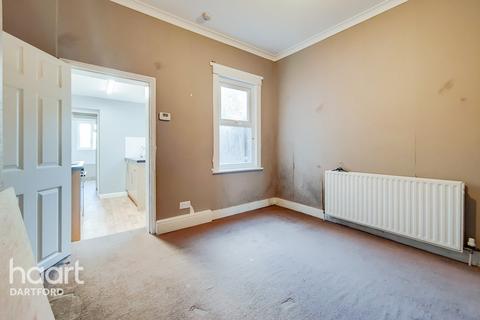 86 London Road, Stone, Dartford, DA2 6AX