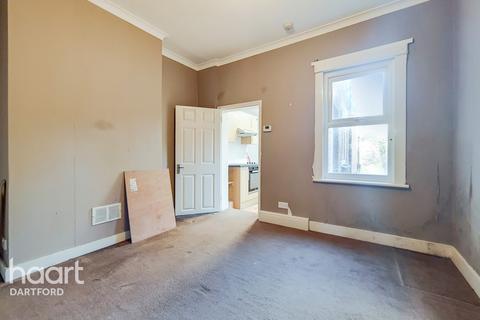 86 London Road, Stone, Dartford, DA2 6AX