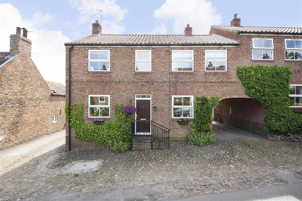 Brandsby Street, Crayke, York, YO61 4TB 4 bed semidetached house £