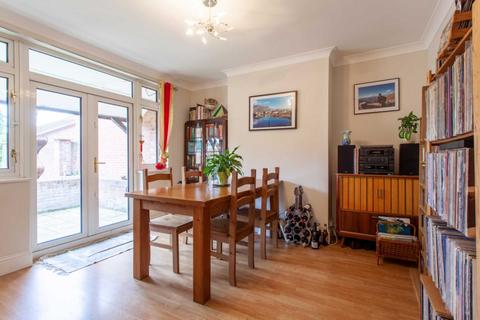 142 Henley Road, Caversham, Reading, RG4 6DJ