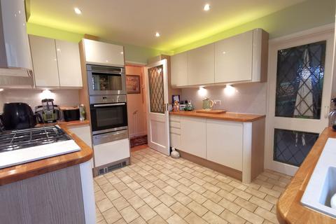 14 Lower Drive, Seaford, BN25 3AS