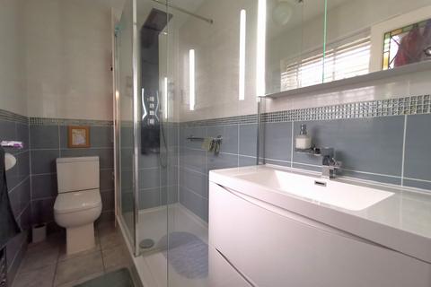 14 Lower Drive, Seaford, BN25 3AS