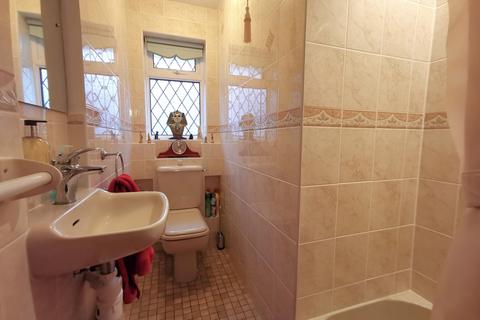 14 Lower Drive, Seaford, BN25 3AS
