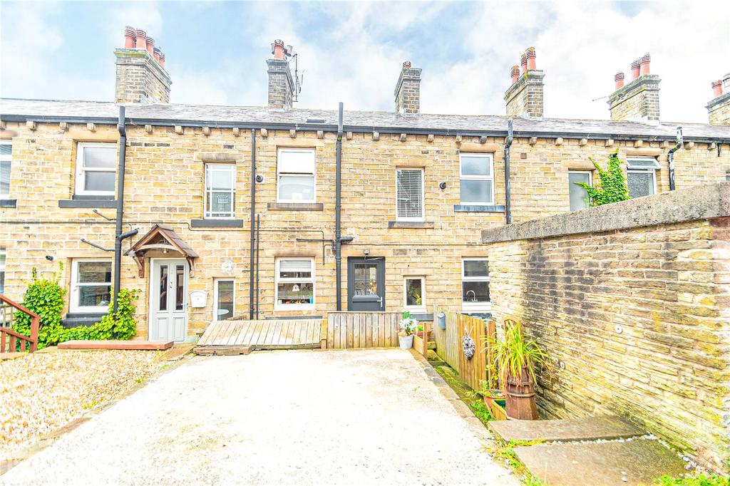 Cooperative Terrace, Holmfirth, HD9 2 bed terraced house £200,000