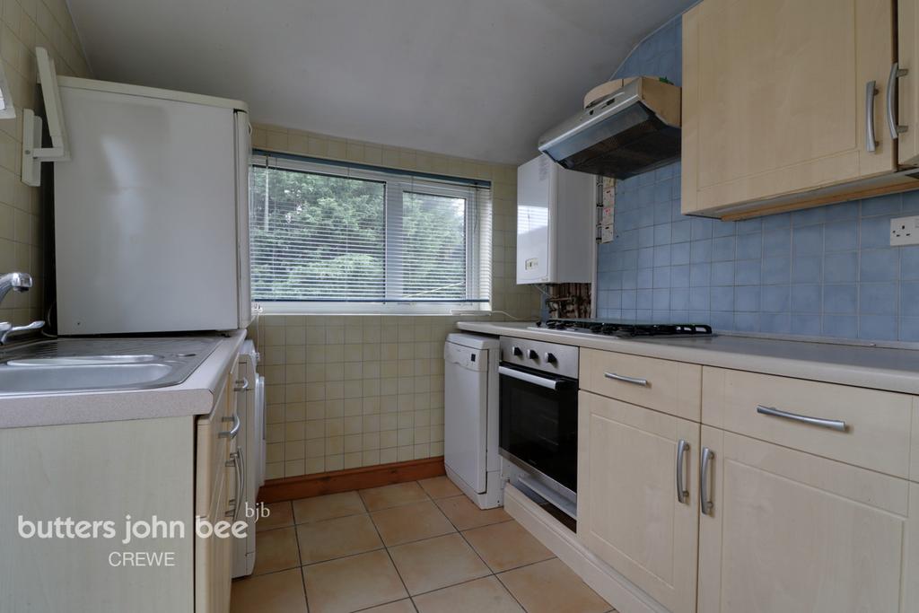 Davenport Avenue, Crewe 3 bed semidetached house £100,000
