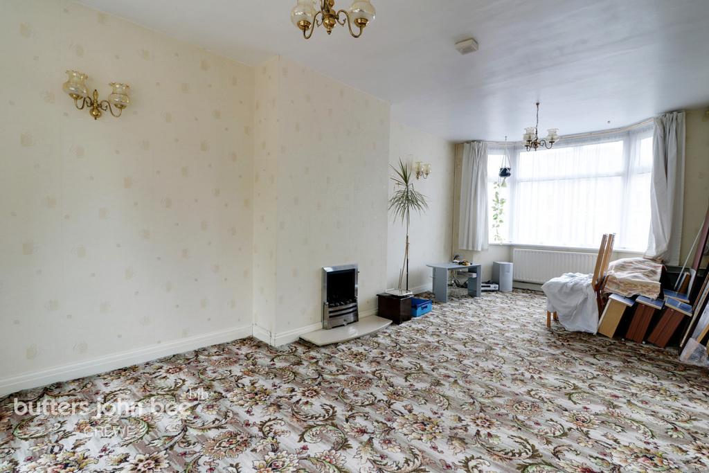 Davenport Avenue, Crewe 3 bed semidetached house £100,000