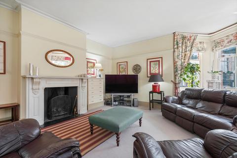 7 bedroom terraced house for sale - Woburn Hill, Addlestone, Surrey, KT15
