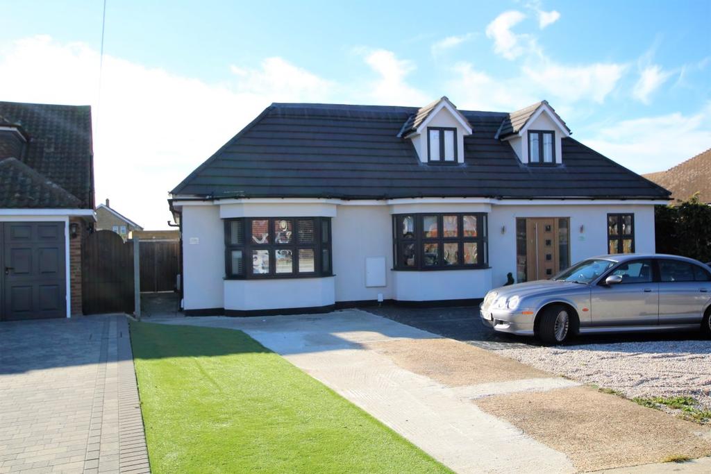 Briscoe Road, Rainham 2 bed semidetached house £1,450 pcm (£335 pw)