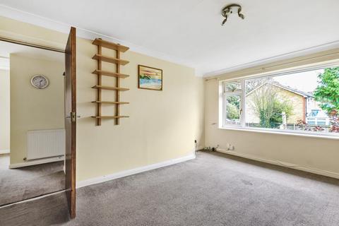 15 Brook Lane, Bromley, BR1 4PU