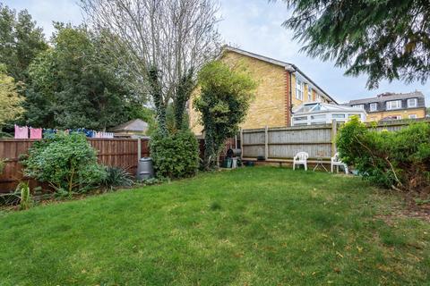 15 Brook Lane, Bromley, BR1 4PU