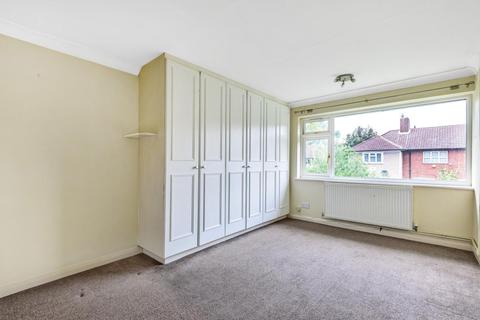 15 Brook Lane, Bromley, BR1 4PU