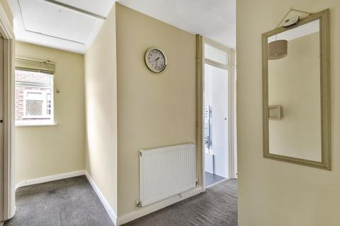 15 Brook Lane, Bromley, BR1 4PU