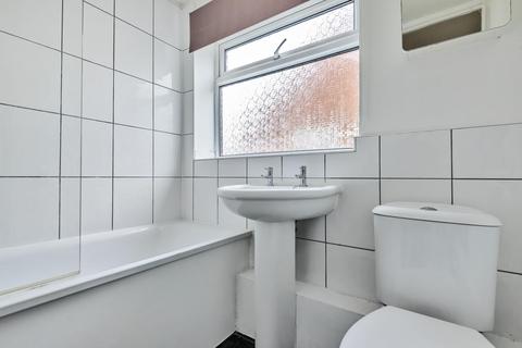 15 Brook Lane, Bromley, BR1 4PU