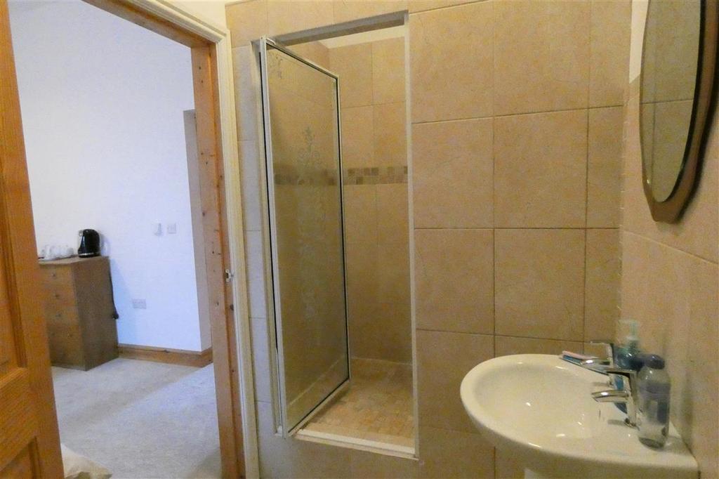 En-Suite Shower