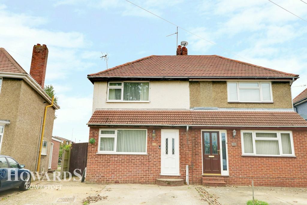 Marham Road, Lowestoft 3 bed semidetached house £230,000