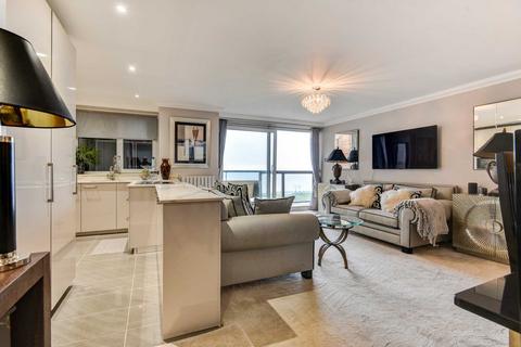 2 bedroom flat to rent, Kings Way Court, Hove