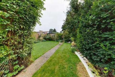 71 Parsonage Manorway, Belvedere, DA17 6LN