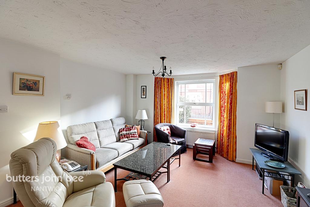 Whitewell Close, Nantwich 2 bed apartment £140,000