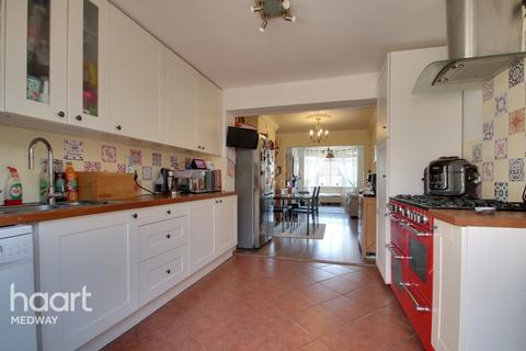 4 bedroom end of terrace house for sale - Jersey Road, Kent