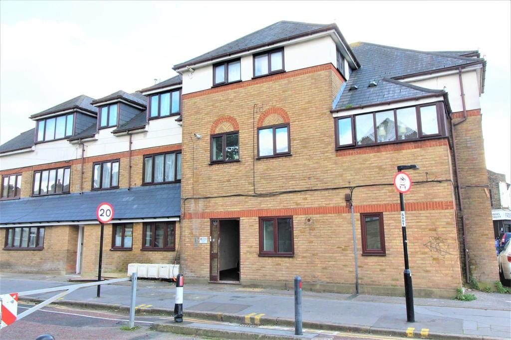 Limes Road, Croydon 1 bed apartment £900 pcm (£208 pw)