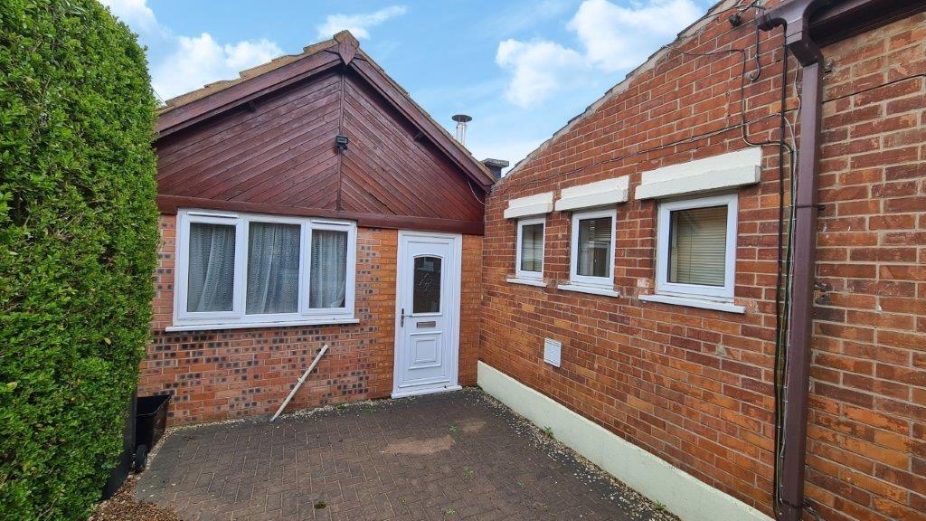 Bristol Road, Bridgwater 1 bed ground floor flat £650 pcm (£150 pw)