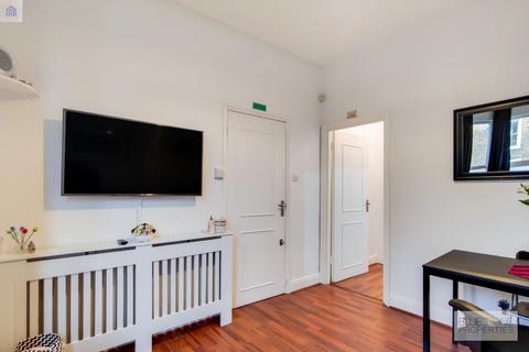 2 bedroom flat to rent, Elm Park, Brixton