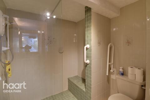 1 James Close, Romford, RM2 5UD