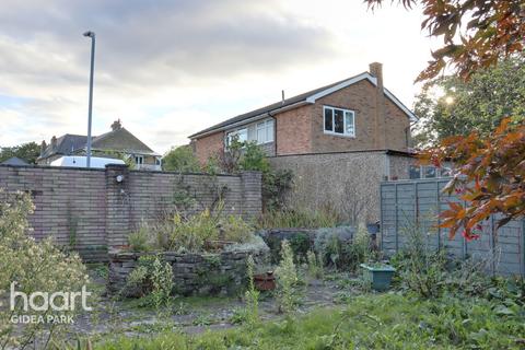 1 James Close, Romford, RM2 5UD