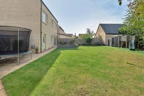3 Bittern Close, South Cerney, Cirencester, GL7 5WN