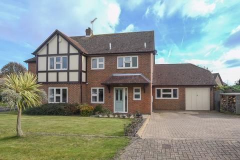 31 Blake Close, Walmer, Deal, CT14 7UB