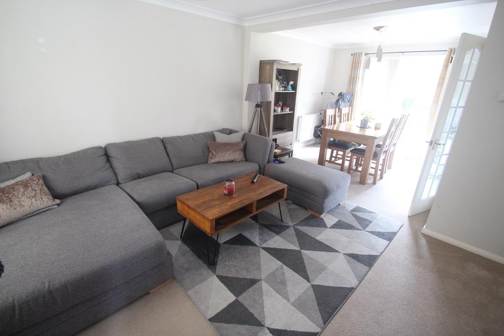 Spencer Way, Stowmarket, IP14 3 bed semidetached house £250,000