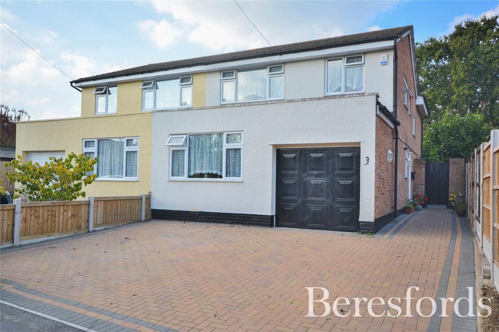 Leywood Close, Braintree, CM7 4 bed semidetached house £425,000
