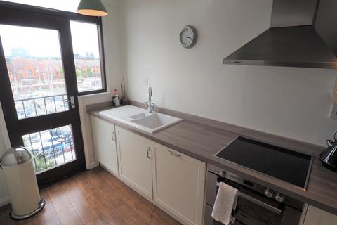 2 bedroom apartment to rent - Warehouse 13, Kingston Street, Hull, East Yorkshire, HU1 2DZ