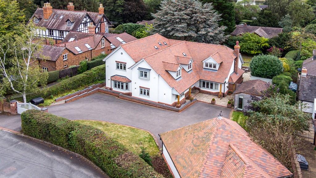 Gaiafields Road, Lichfield, WS13 6 bed detached house £1,350,000