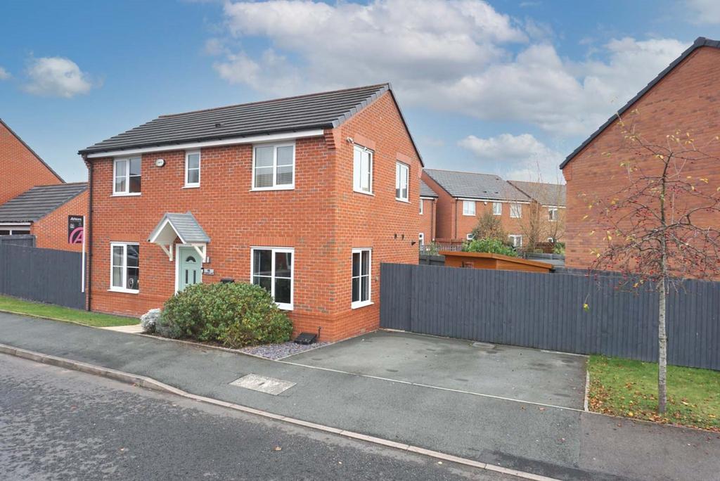 Cardinal Way, NewtonleWillows, WA12 3 bed detached house £290,000