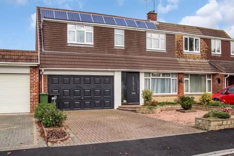 17 Cheraton Close, Swindon, SN3 3NR