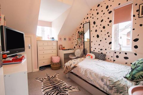 77 Chillington Way, Stoke-on-trent, ST6 8GJ