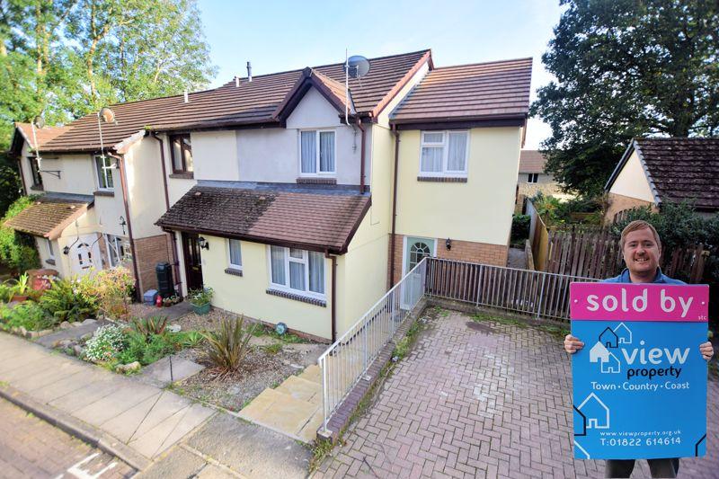 NO ONWARD CHAIN Deacons Green... 3 bed semidetached house £250,000