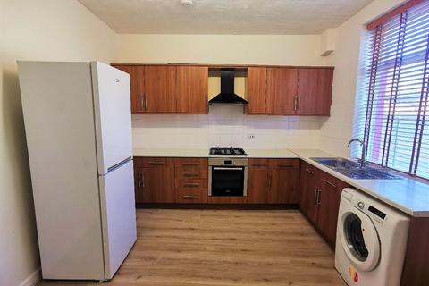 2 bedroom terraced house to rent, Osmond Street, Oldham, Greater Manchester, OL4