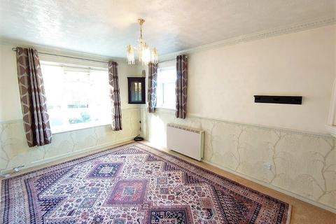 3 bedroom apartment for sale - Regal Court, Atherstone
