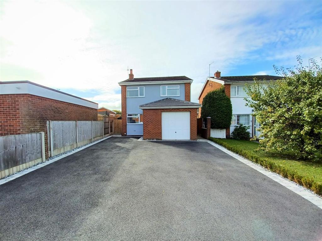 Mile Barn Road, Wrexham 3 bed detached house £240,000