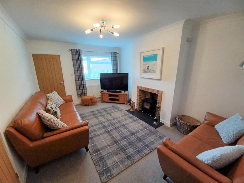 Mile Barn Road, Wrexham 3 bed detached house £240,000