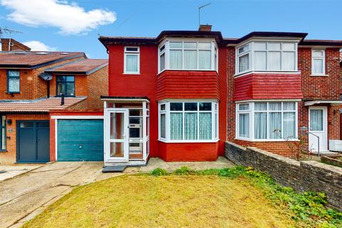 20 Ashness Gardens, Greenford, UB6 0RL