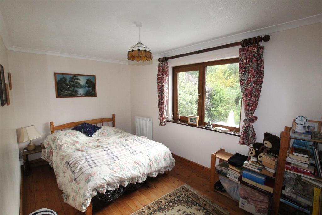 Bed 3.JPG