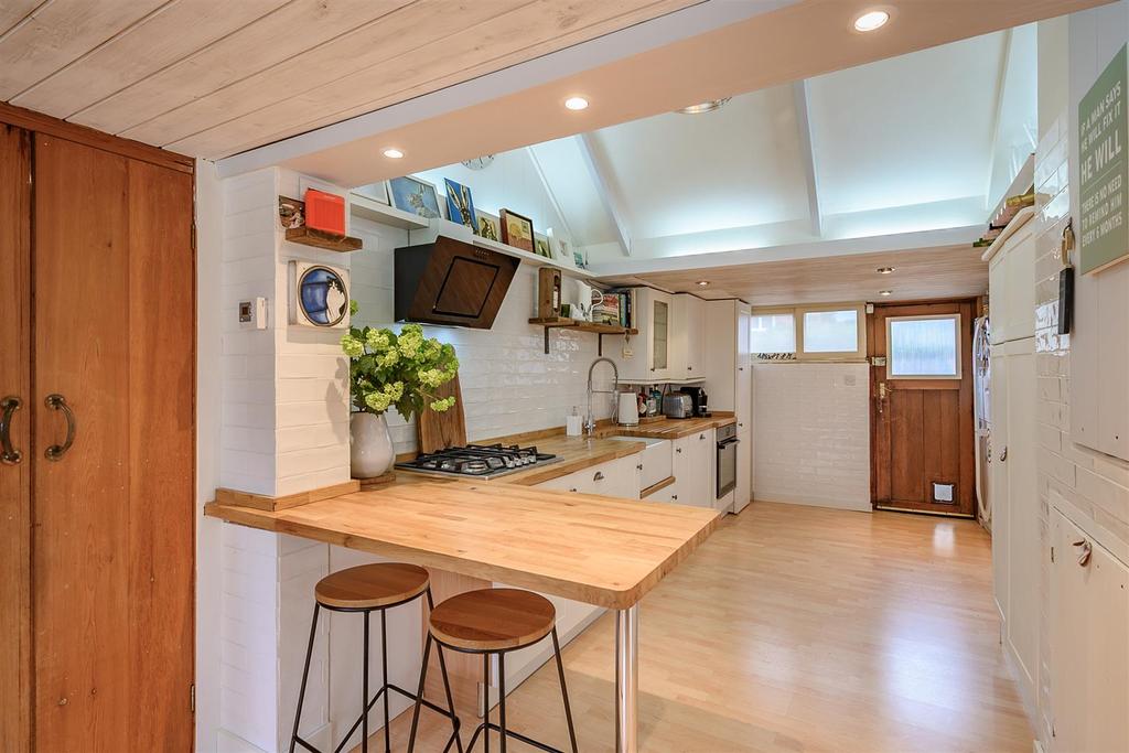 8481616-interior23.jpg