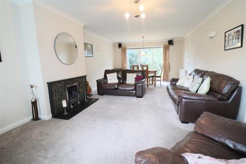 23 Beechfield Drive, Willerby, Hull, HU10 6DF